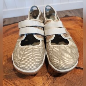 Merrell Momentum Lorelei MJ Performance Footwear